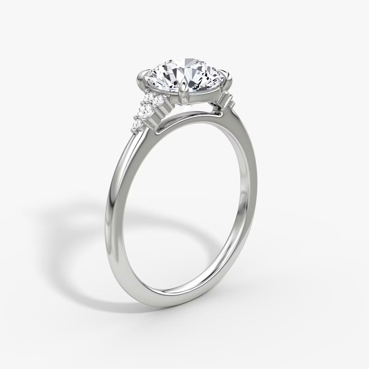 1 Carat Yanları Taşlı Tektaş