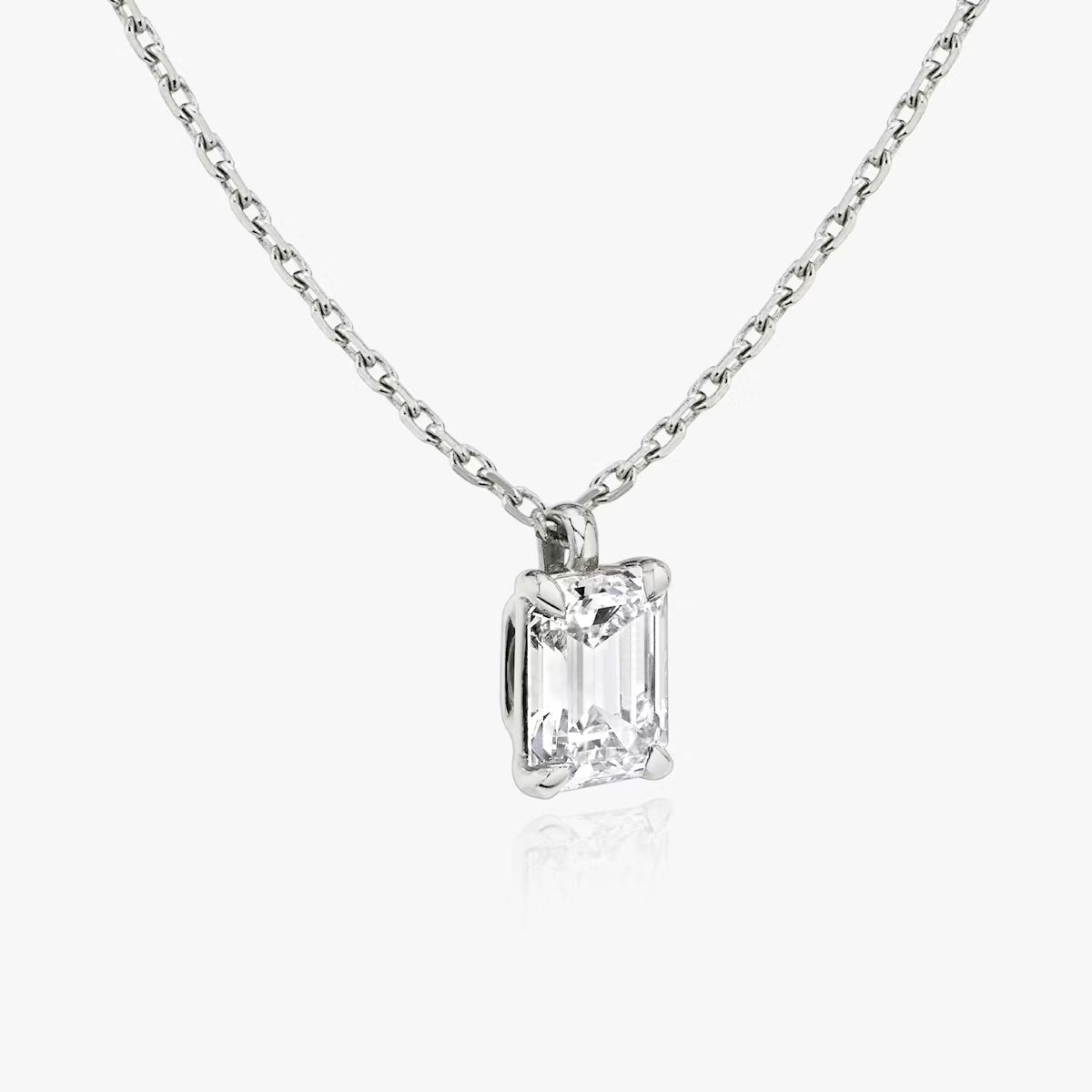 5 Carat Emerald Tektaş Pırlanta Kolye yan görünüm