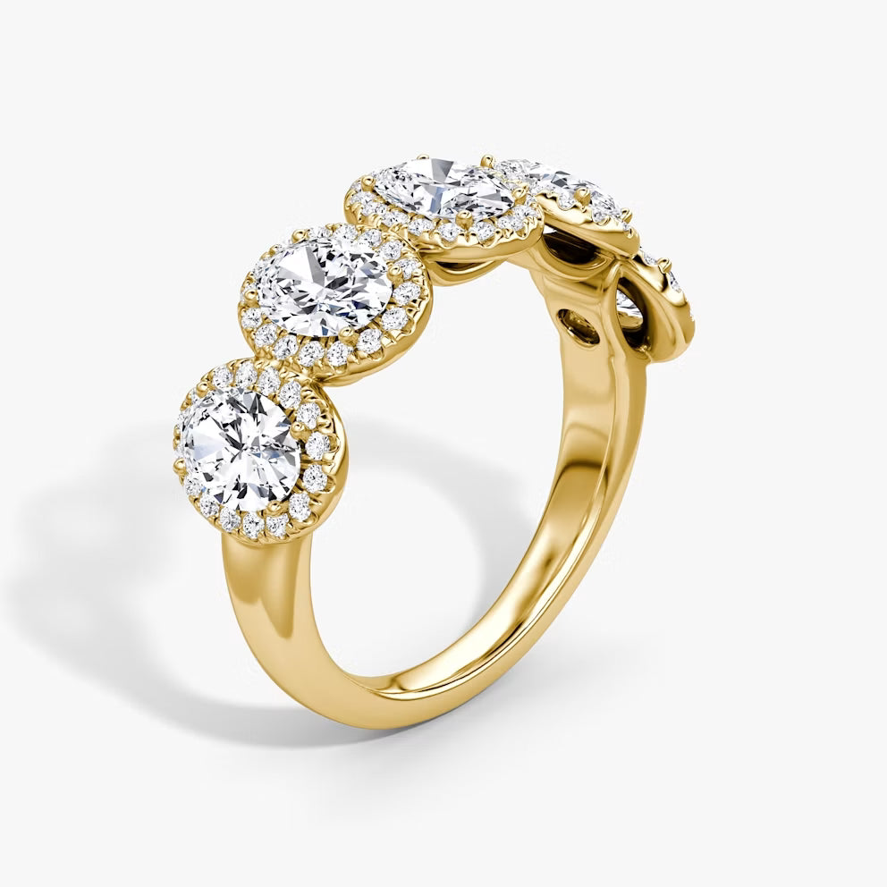 2.50 Carat Oval Kesim Beştaş Halo Sarı Altın Dik Açı