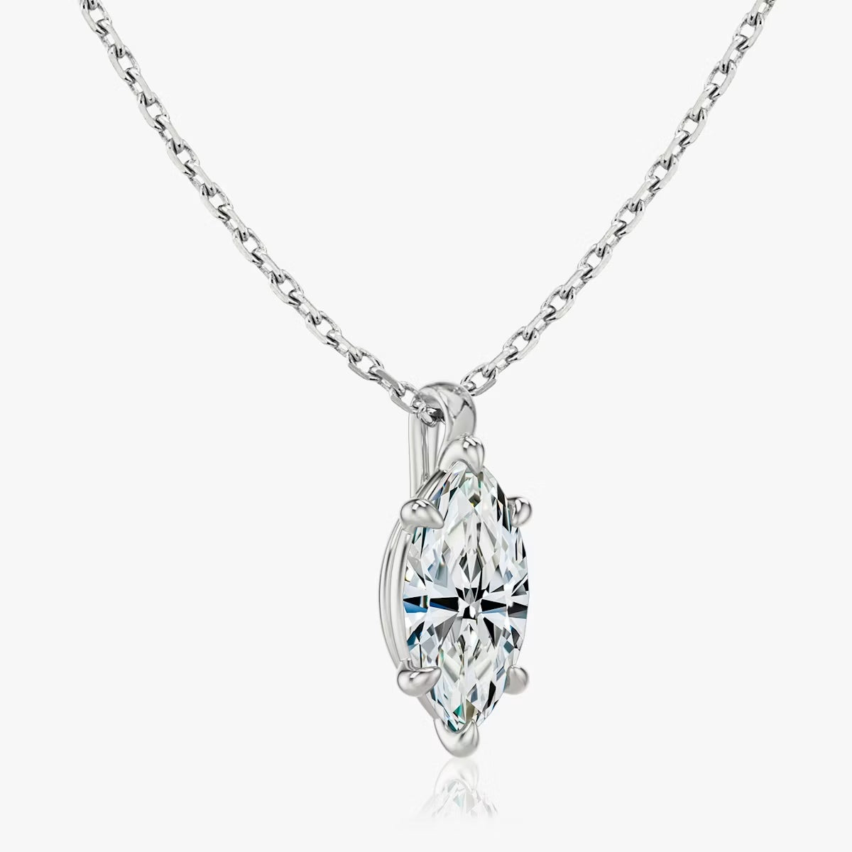2 Carat Markiz Tektaş Pırlanta Kolye yan görünüm